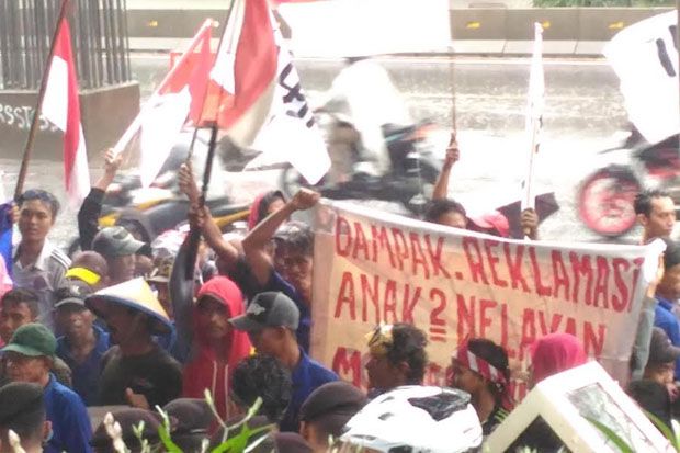 KPK Didesak Tangkap...