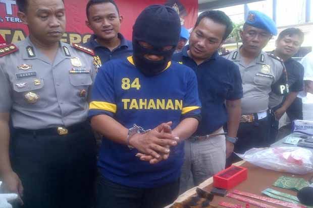 Pimpinan Padepokan Satria...