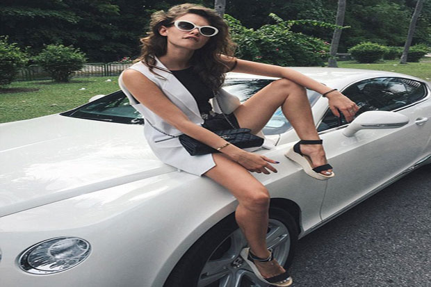 Dirayu Pakai Bentley,...