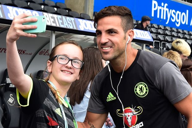 Fabregas Beri Kode ke...
