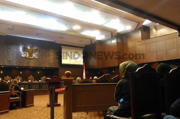 Cuti Kampanye, Saksi...