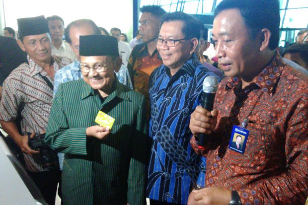 BJ Habibie Kunjungi...