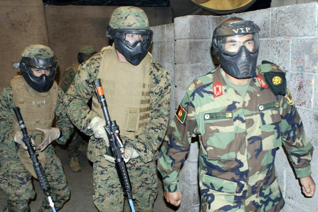 Puluhan Pasukan Afghanistan...