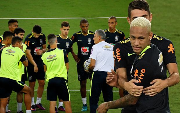 Oscar dan Neymar Beraksi...
