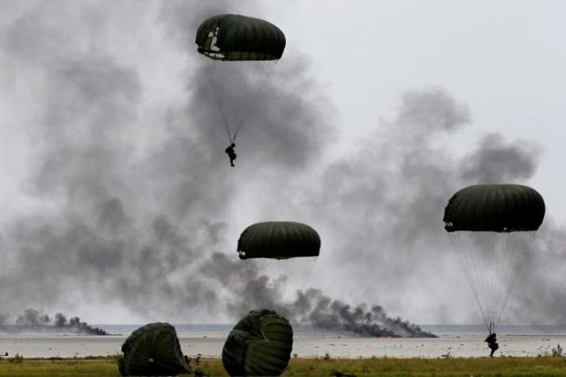 Militer Unjuk Kekuatan...