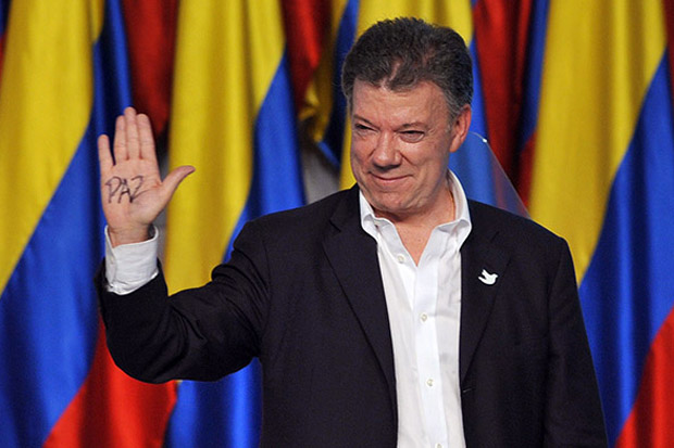 Presiden Kolombia Sabet...