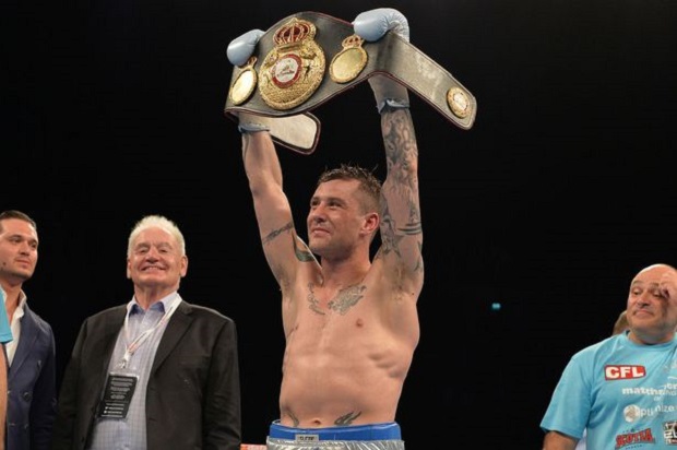 Ricky Burns Pertahankan...