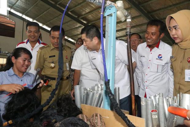 Kunjungi Sentra Pembuatan...