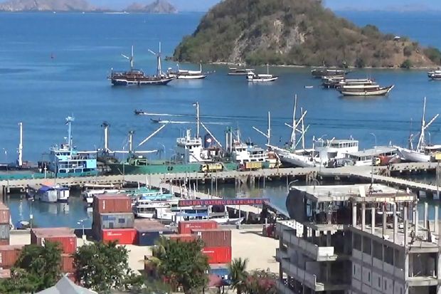 Pelabuhan Amburadul,...