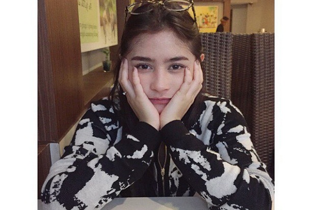 Prilly Latuconsina Minta...