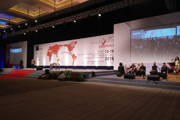 Presiden Jokowi Buka...