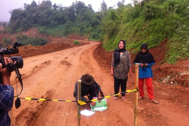 Tanah Belum Dibayar,...