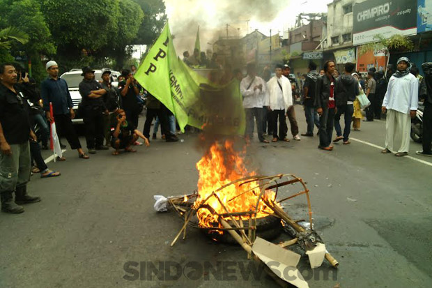 Front Umat Islam Magelang...