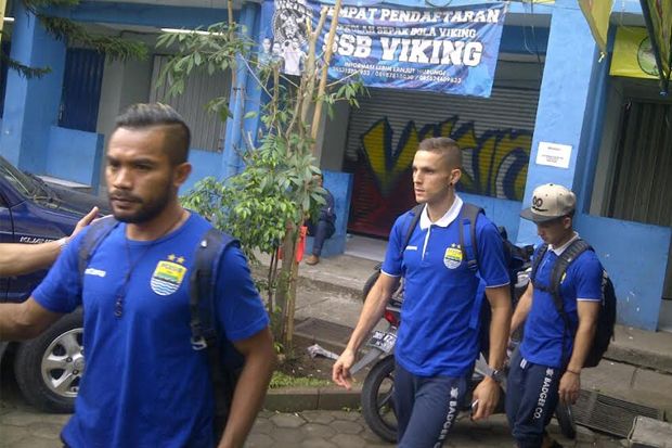 Bertolak ke Tenggarong,...