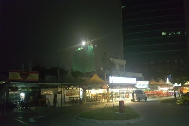 Belum Juga Roboh, Gedung...