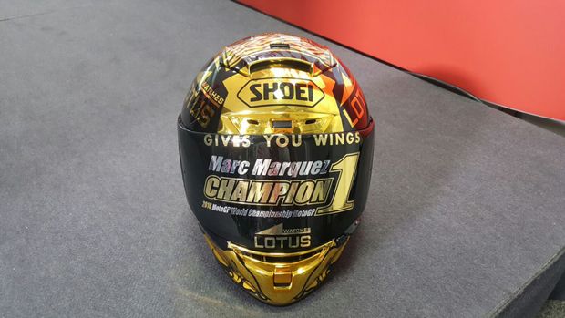 Penampakan Helmet Juara...