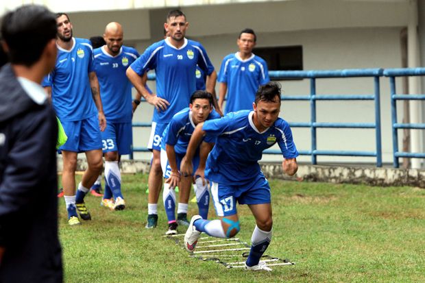 Laga vs Mitra Kukar...