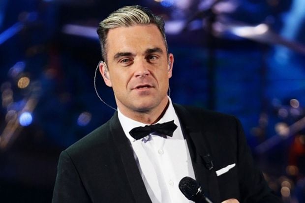 Demi Awet Muda, Robbie...
