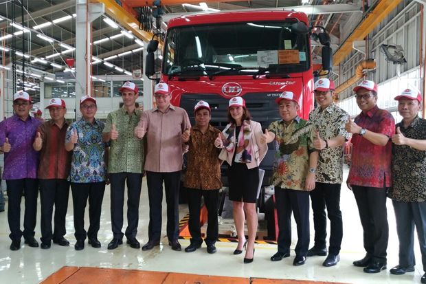 Pabrik Pertama UD Trucks...