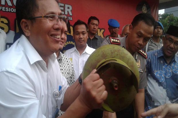 Polisi Bekuk Penjual...