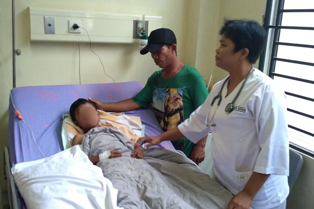 Didorong Ibu dari Lantai...