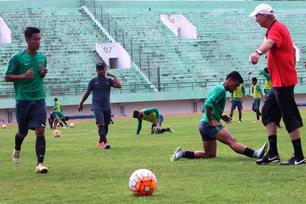 Riedl Kembali Panggil...