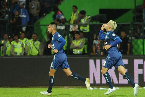 Gasak Persija, Arema...