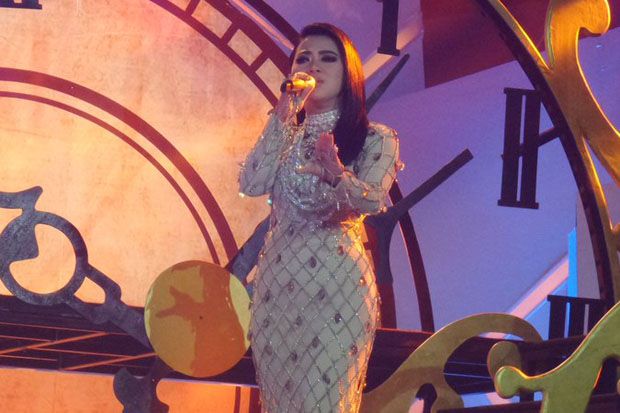 Syahrini Pindah dari...