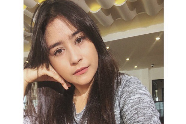 Wow, Prilly Latuconsina...