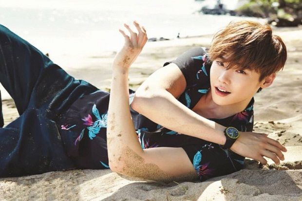 Main Drama Bareng, Lee...