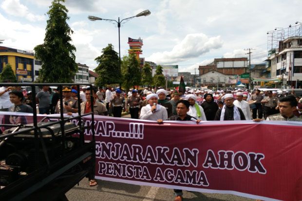 Hina Alquran, Ribuan...