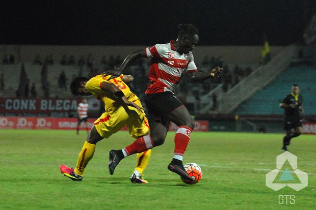 Gol Menit Terakhir Selamatkan...