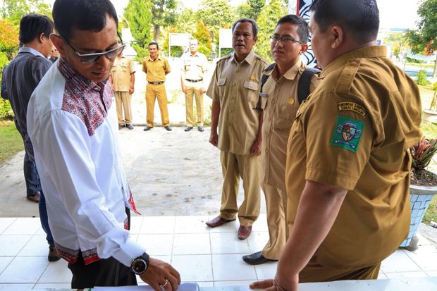 JR Saragih Nonaktifkan...