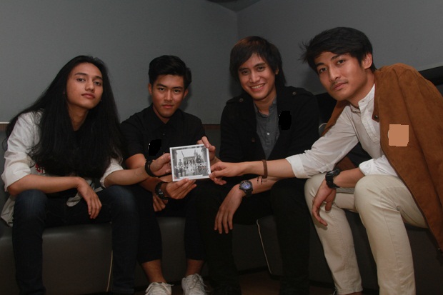 Buat Band, Kevin Aprillio...