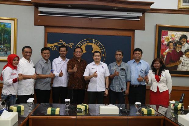 Kunjungi Pikiran Rakyat,...