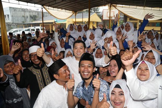 HT Beri Motivasi Santri...