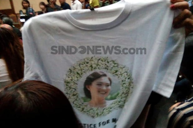 Jelang Vonis Jessica,...