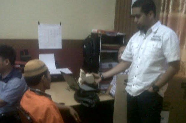 Tipu 16 Orang, Dukun...