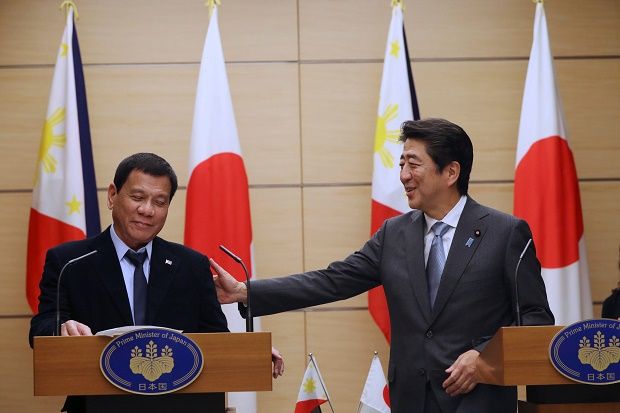 Bertemu PM Jepang, Duterte...