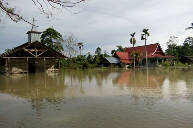 Ribuan Rumah di Luwu...