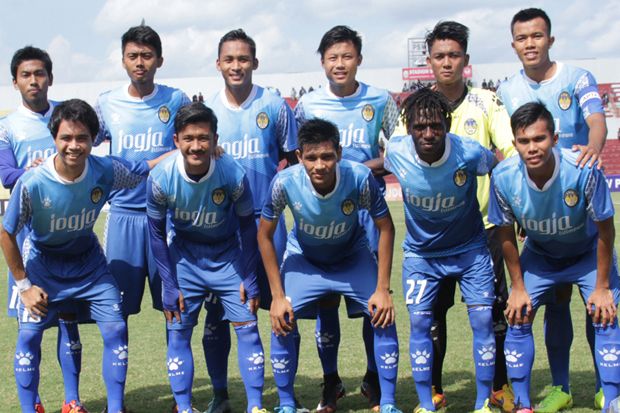 Lapangan Tak Tersedia,...