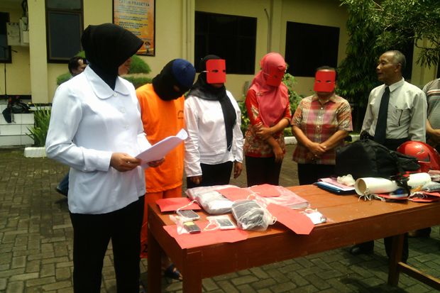 Polres Magelang Bongkar...