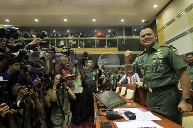 Gatot: TNI Berdiri Tegak...