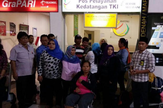 Malaysia Deportasi Delapan...
