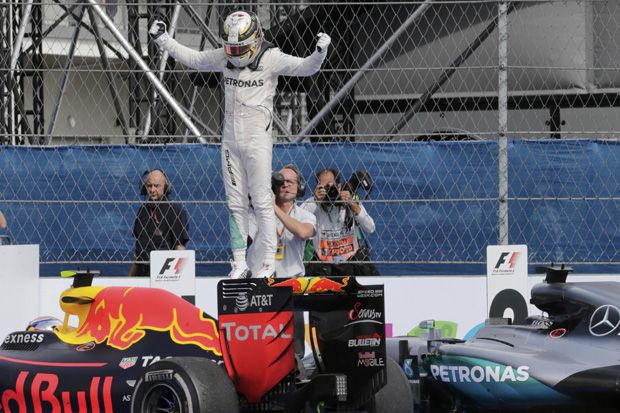 Hamilton Juara GP Meksiko,...
