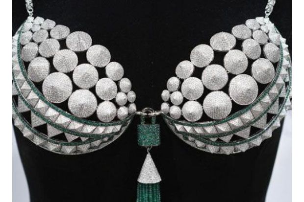 Victoria s Secret Hadirkan...