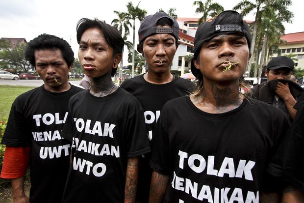 Tak Hanya Demo, Warga...