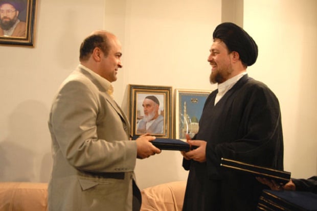 Politisi Iran Bantah...