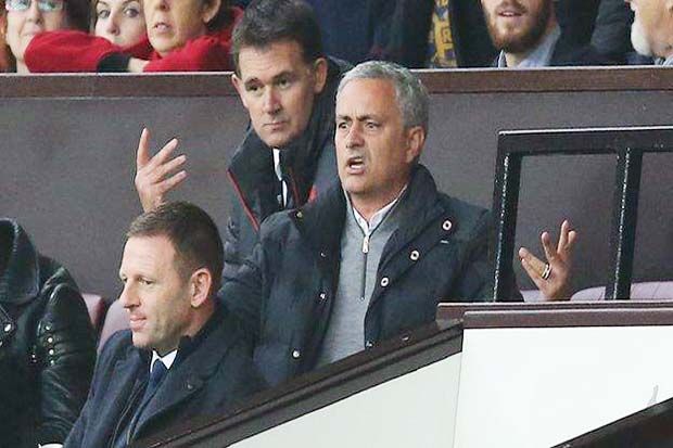 Akun Get Mourinho Out...
