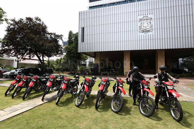Tidak Hanya Polisi,...